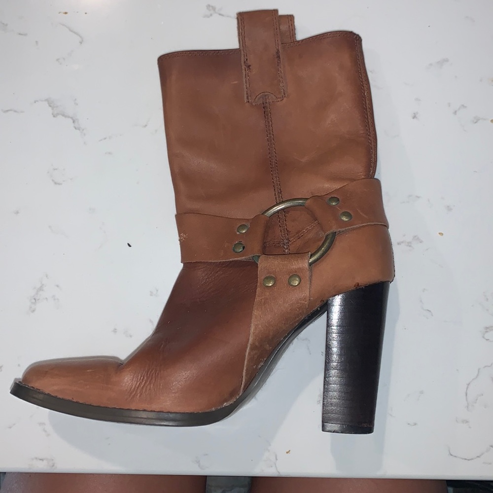 women’s size 5.5 brown booties with heel